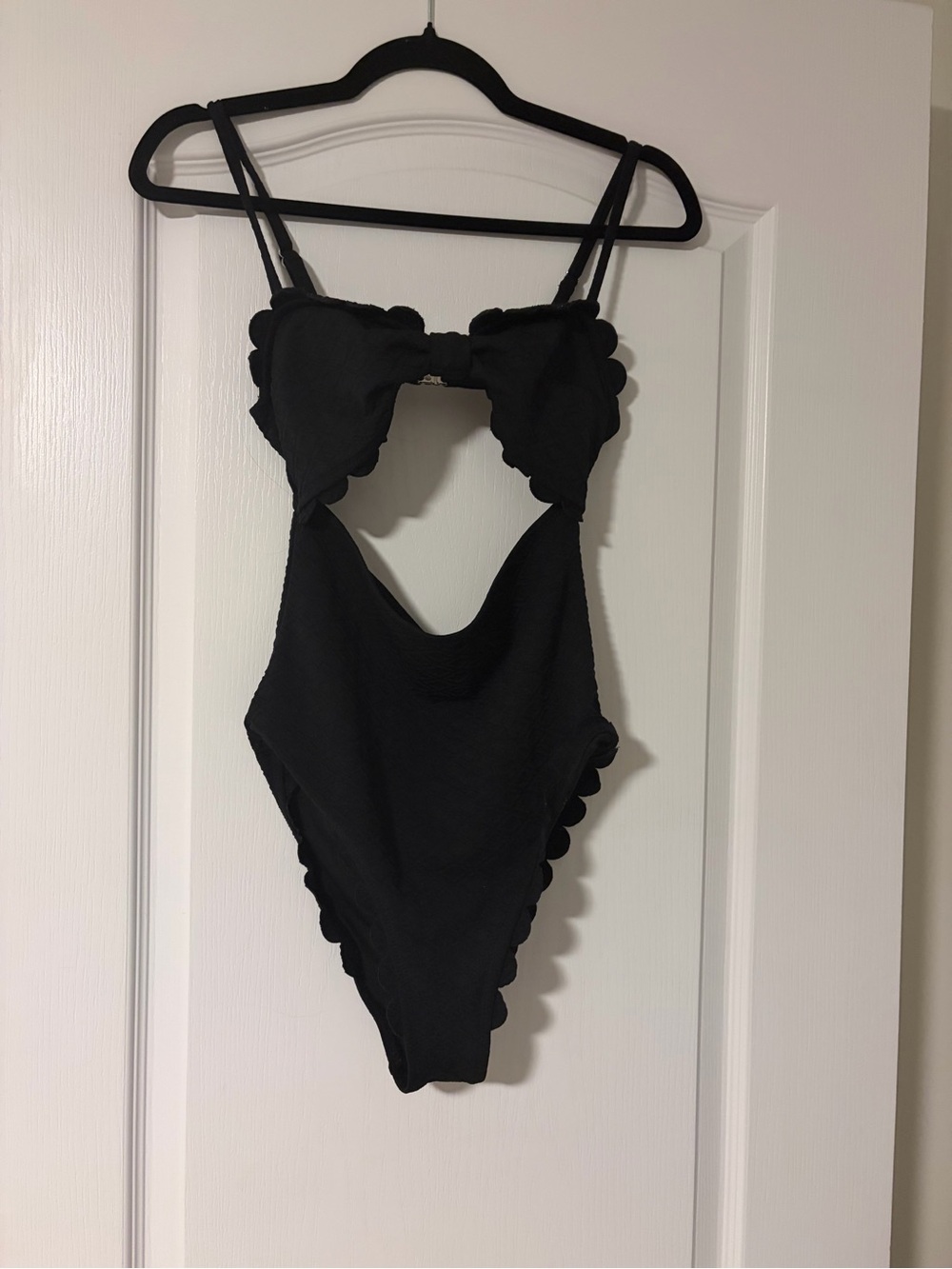 Cupshe Black Scallop Cutout One-Piece Swimsuit